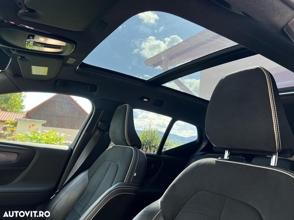 Volvo XC 40 Recharge Twin Motor AWD Plus - 17