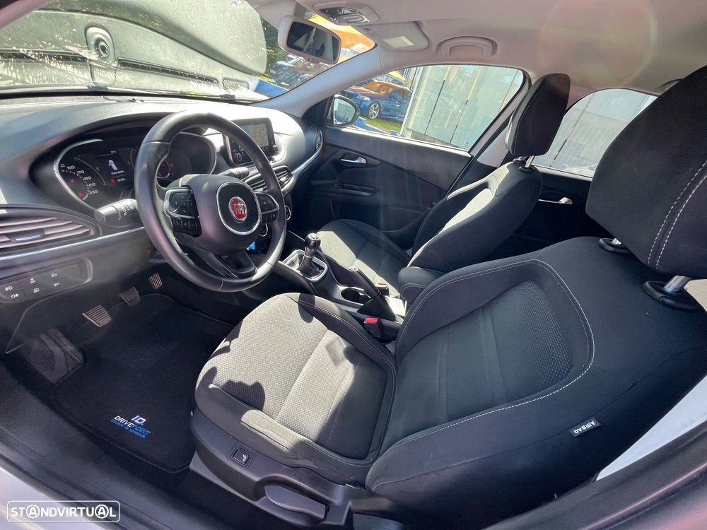 Fiat Tipo Station Wagon 1.3 M-Jet Lounge - 25