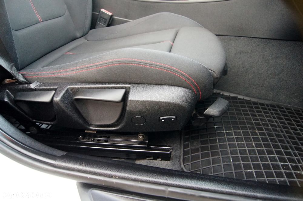 BMW Seria 1 118d Sport Line - 15
