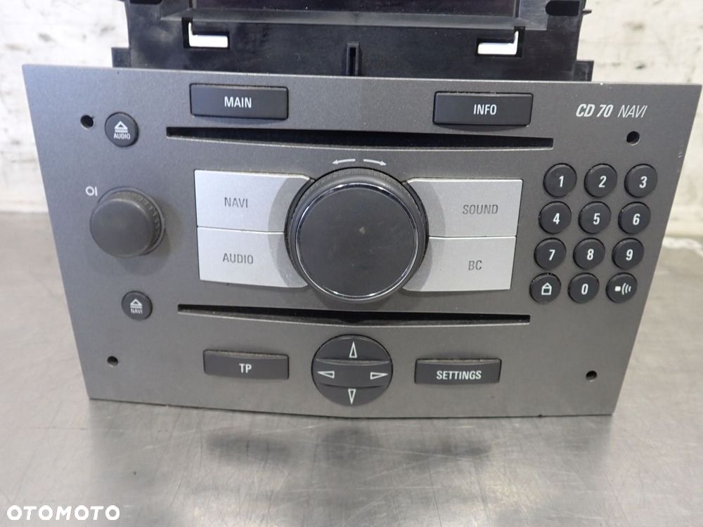 RADIO Z NAWIGACJĄ WYŚWIETLACZ OPEL ZAFIRA B 1.9 13262748 - 2