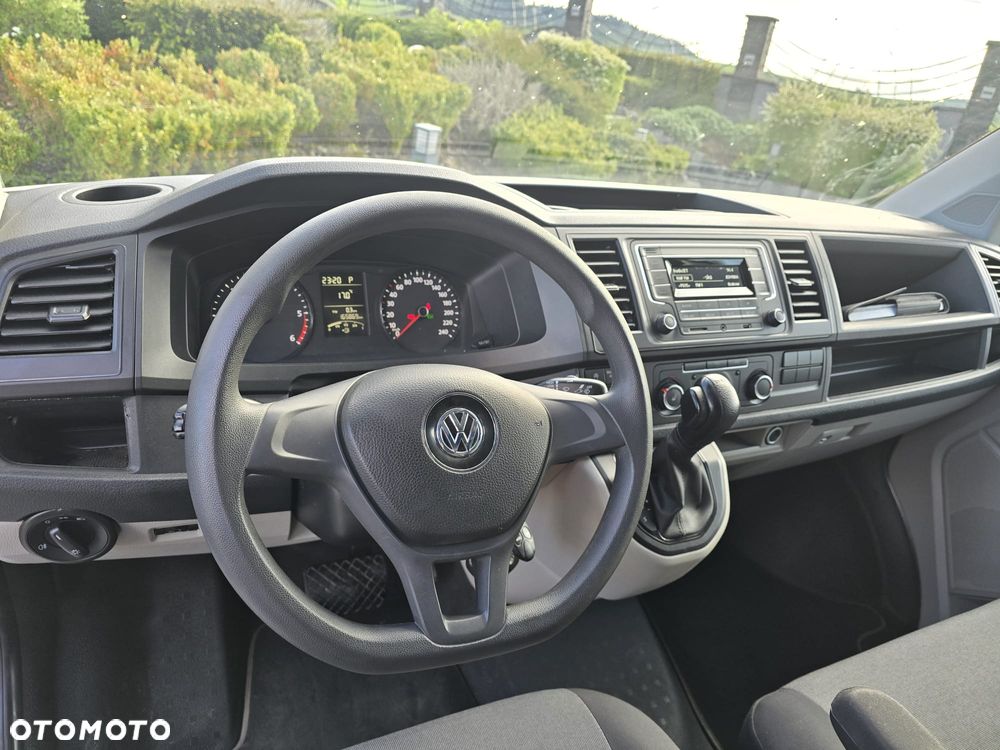 Volkswagen Transporter - 11
