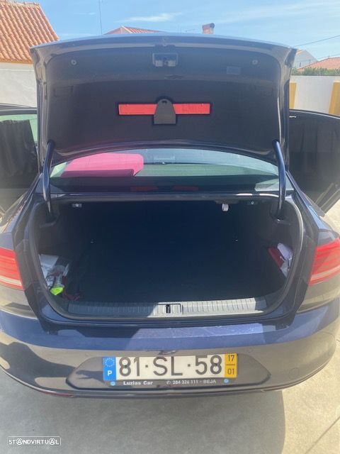 VW Passat 1.6 TDI BlueMotion - 18