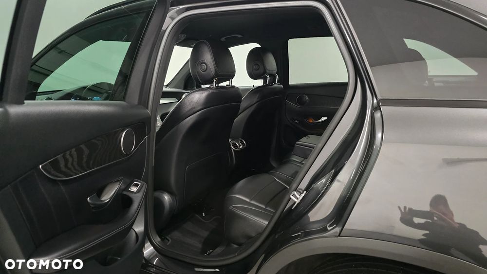 Mercedes-Benz GLC 300 de 4Matic 9G-TRONIC AMG Line Plus - 6