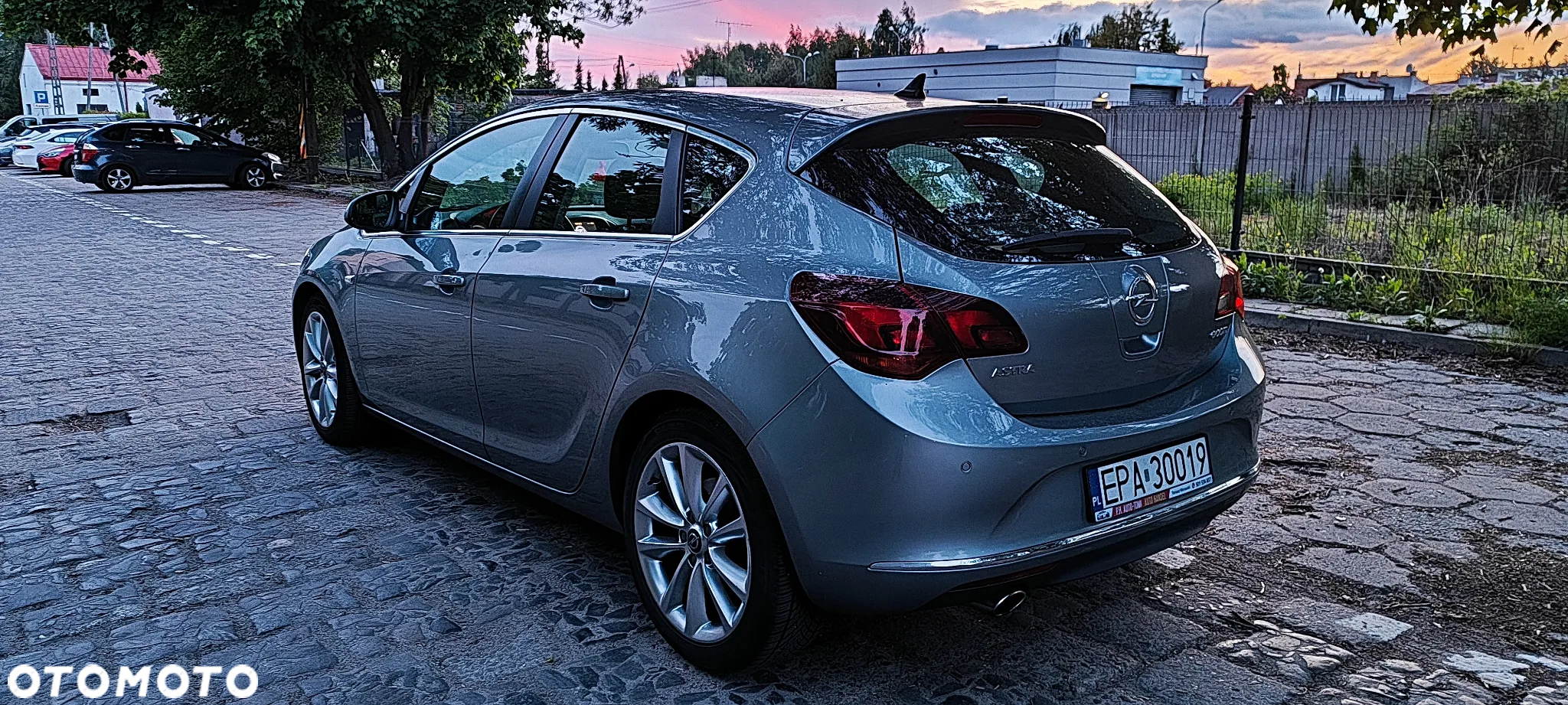 Opel Astra IV 1.6 T SIDI Cosmo S&S - 5