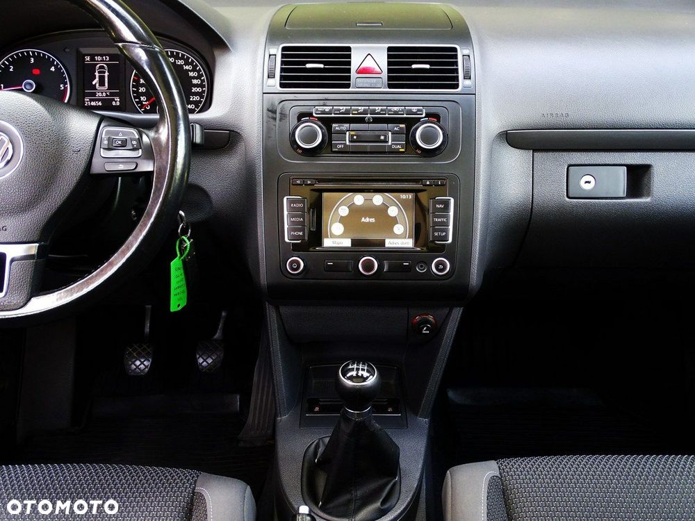 Volkswagen Touran - 25