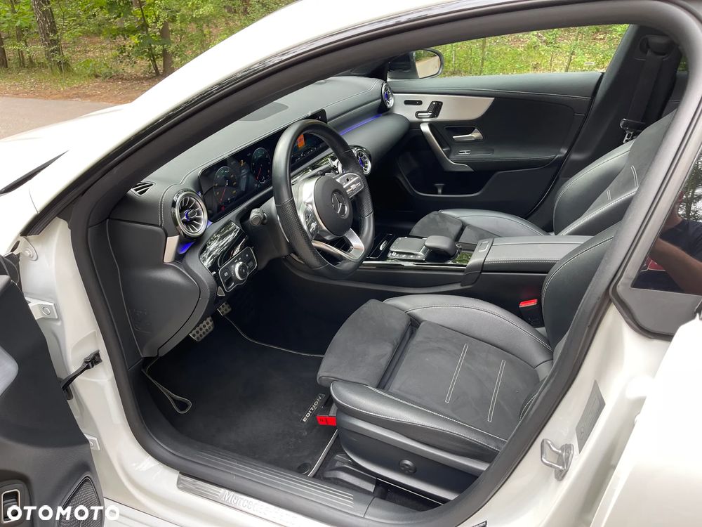 Mercedes-Benz CLA 250 4-Matic Edition 1 7G-DCT - 17