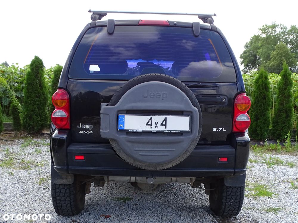 Jeep Liberty - 17