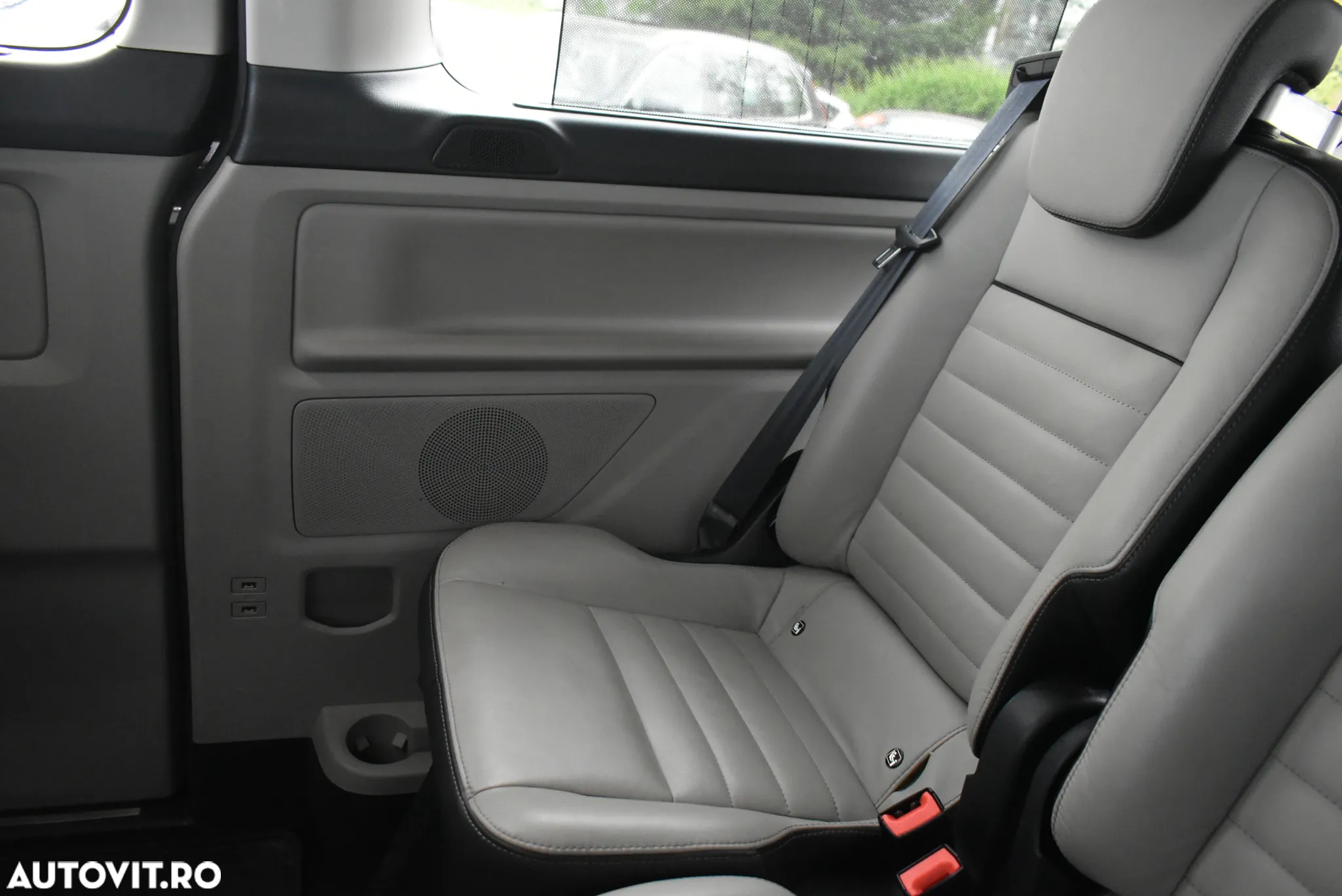 Ford Tourneo Custom Bus 320 2.0 EcoBlue 170 CP L2H1 Titanium Aut. - 40