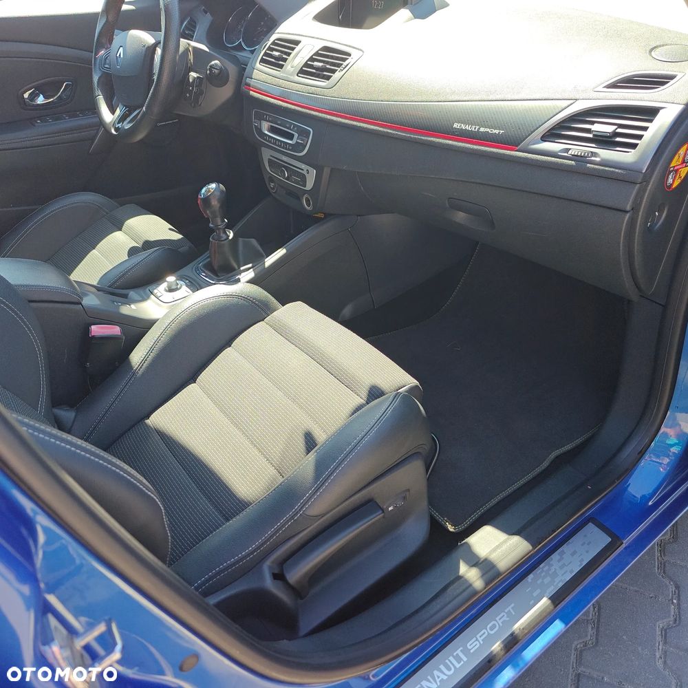Renault Megane TCe 180 GT - 12