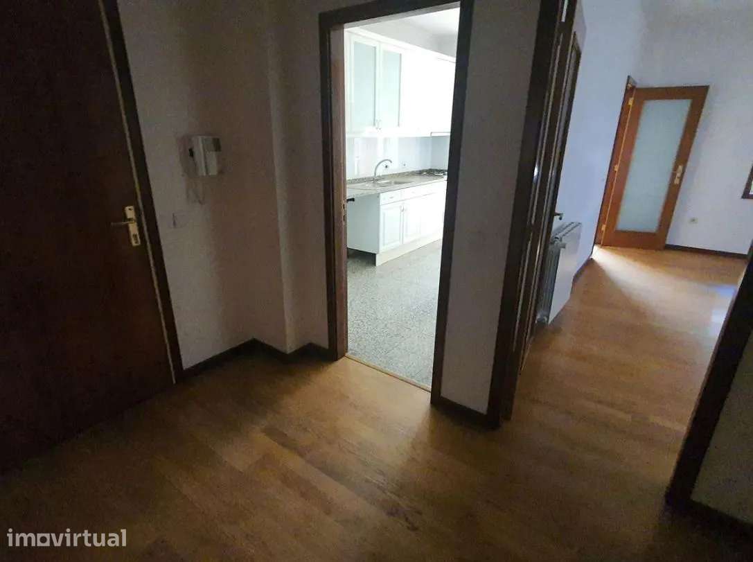 Apartamento T3 em Vilar de Andorinho CO - Grande imagem: 2/9