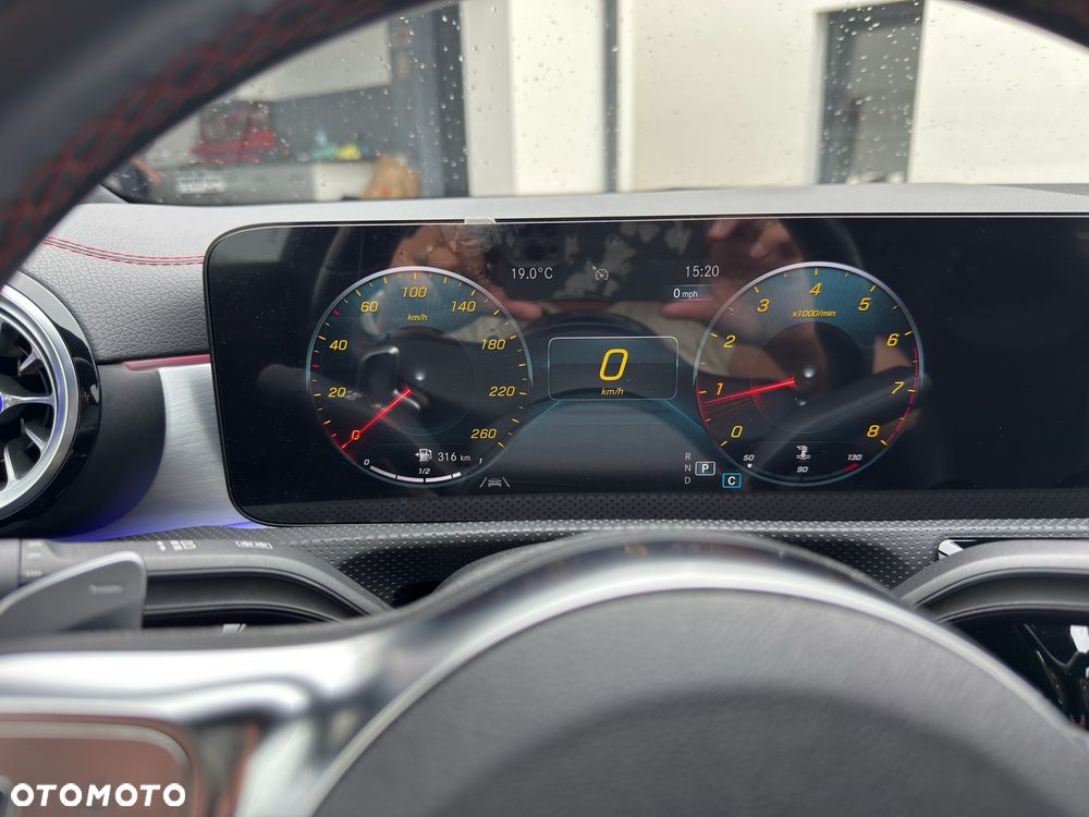 Mercedes-Benz CLA 200 AMG Line 7G-DCT - 17
