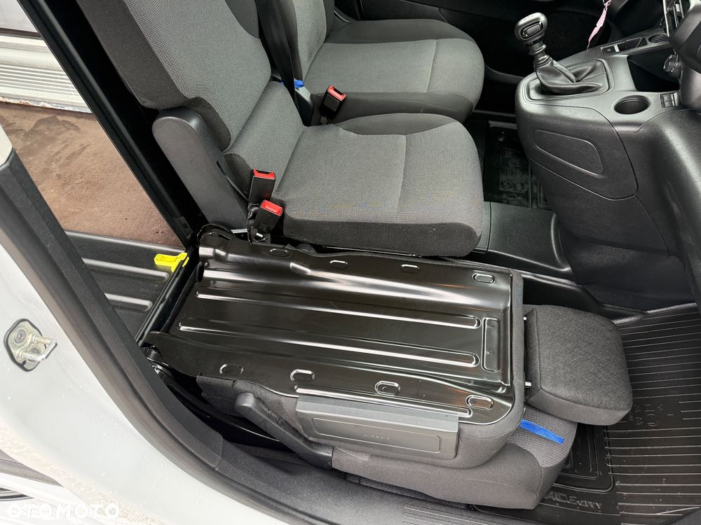 Toyota PROACE City/3 osobowa/klima/parktronik przód i tył/tempomat/czujnik zmierzchu i deszczu/ regał - 16