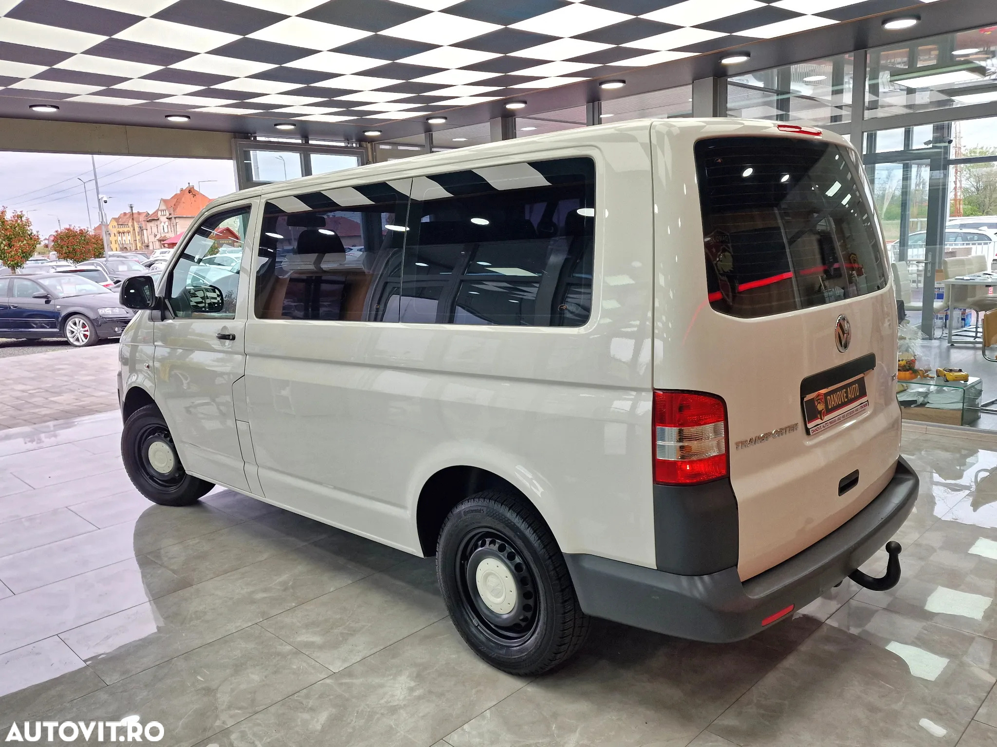 Volkswagen Transporter - 10