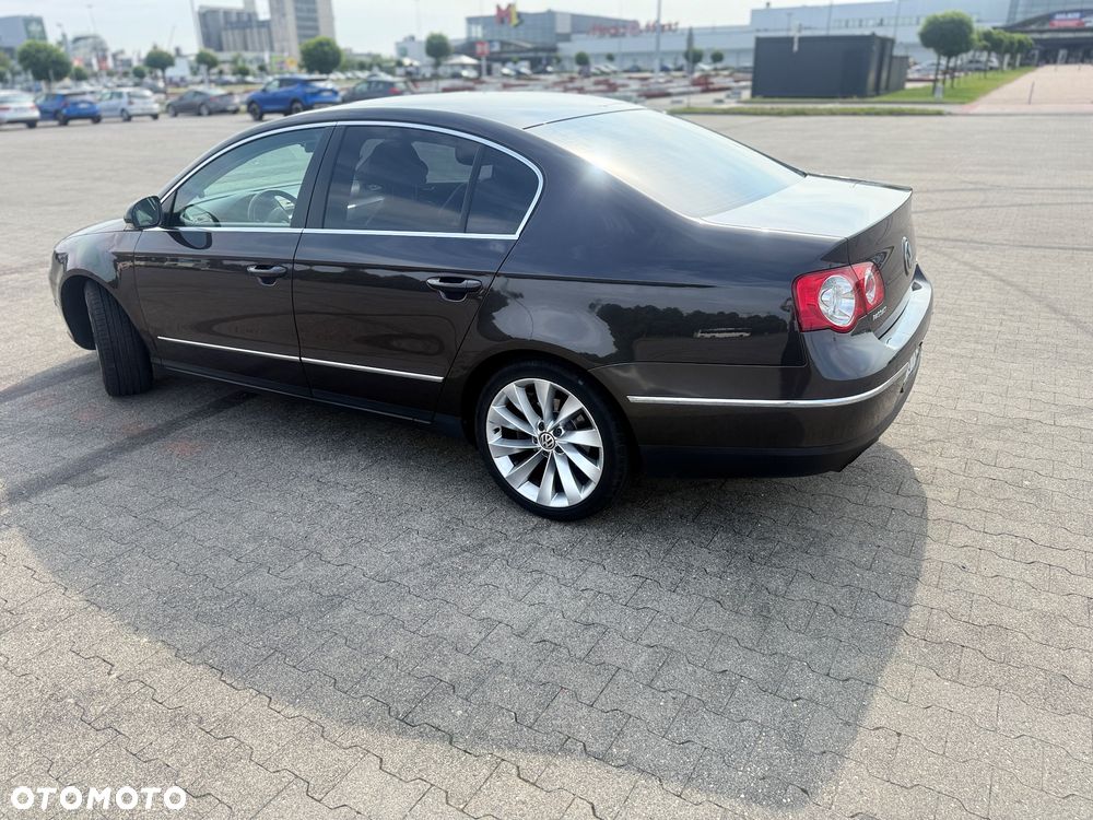 Volkswagen Passat 2.0 TDI DPF Highline - 21