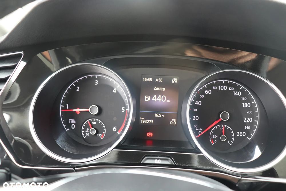 Volkswagen Touran 2.0 TDI BMT Highline - 25