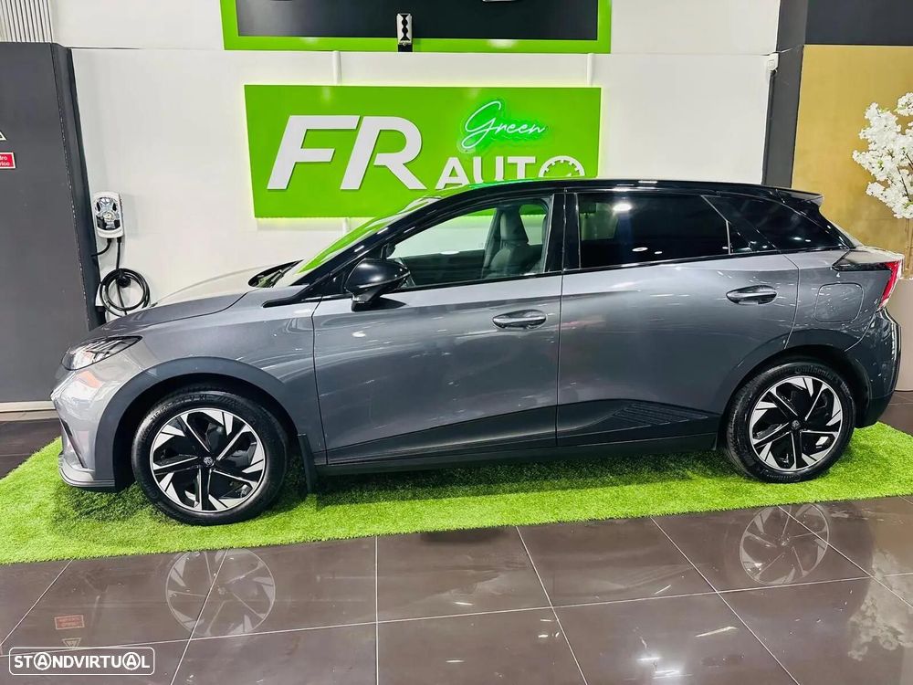 MG MG4 64 kWh Luxury - 9
