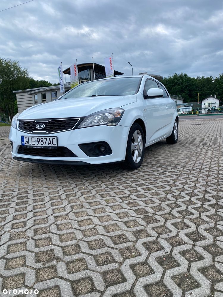 Kia Ceed - 1