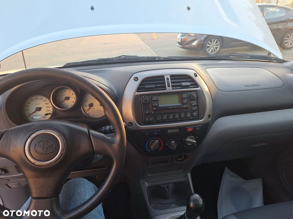 Toyota RAV4 2.0 VVT-i 4x4 - 12