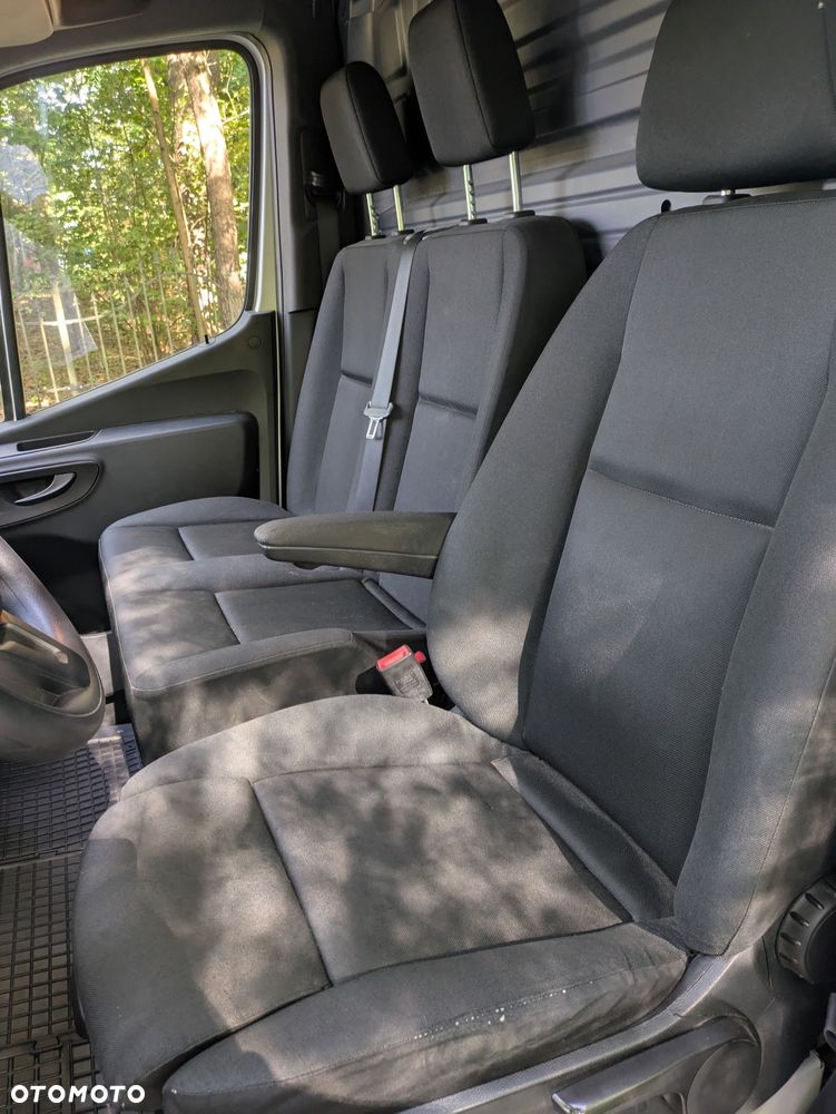 Mercedes-Benz Sprinter - 11