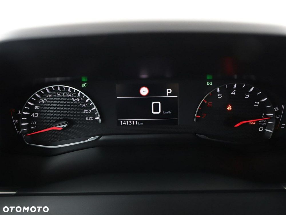Peugeot 2008 1.5 BlueHDi Allure S&S EAT8 - 23