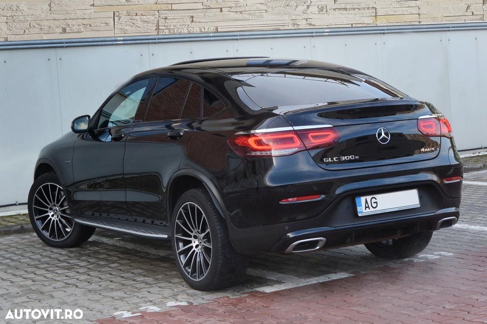 Mercedes-Benz GLC 300 e 4Matic 9G-TRONIC AMG Line Plus - 9