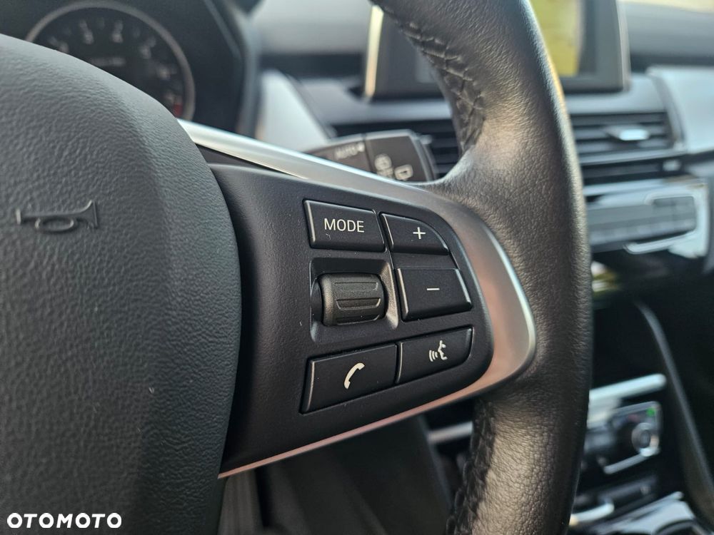 BMW Seria 2 216i - 11