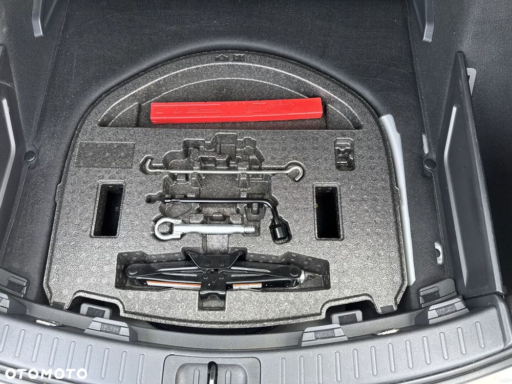 Toyota Corolla 1.8 Hybrid Comfort - 18
