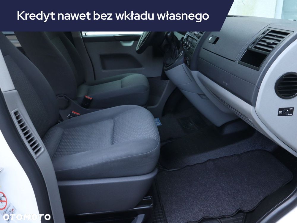 Volkswagen Multivan - 11