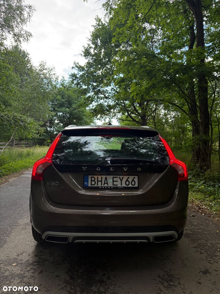 Volvo V60 Cross Country - 9