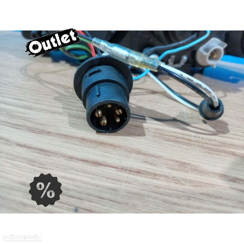 R146056C1 FARÓIS AUDI A3 8L 96-00 LUZ DIURNA FUNDO NEGRO - 3