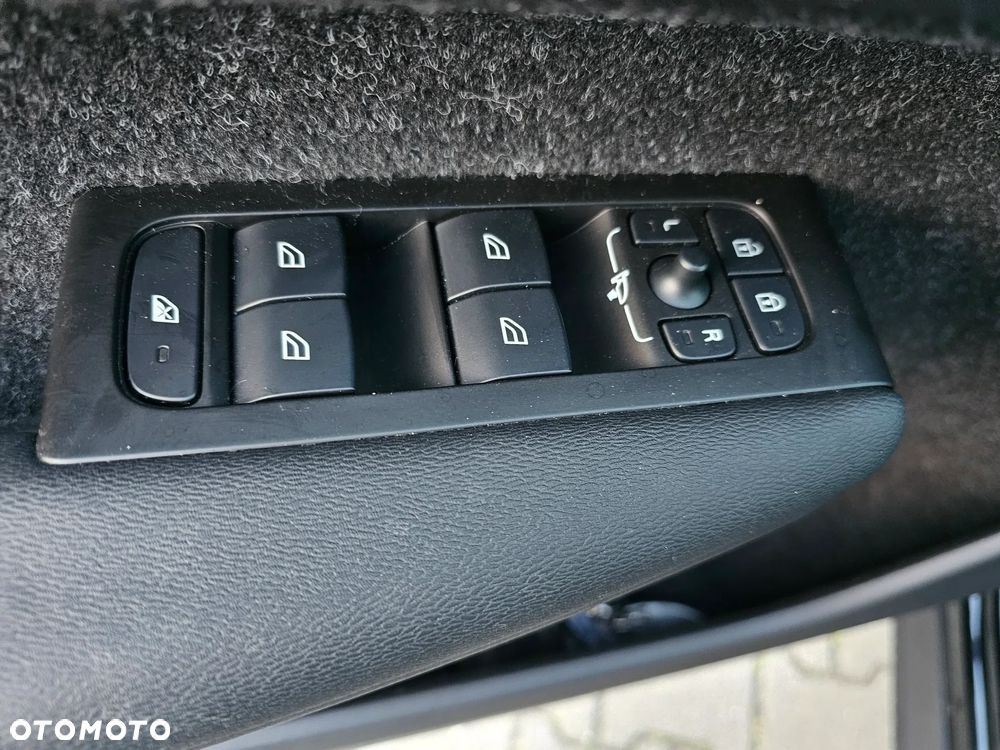 Volvo XC 40 T2 Essential - 23