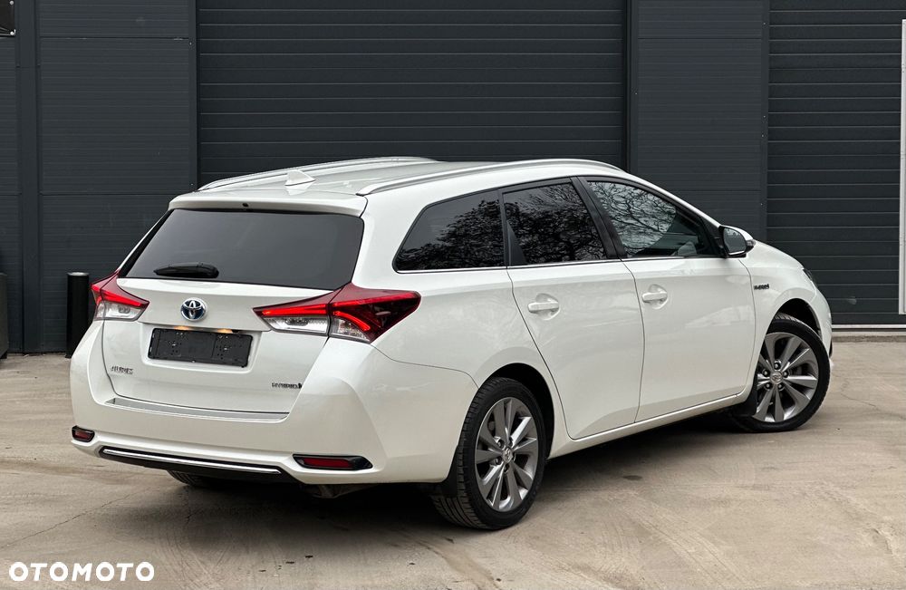 Toyota Auris 1.8 HSD Luna - 3