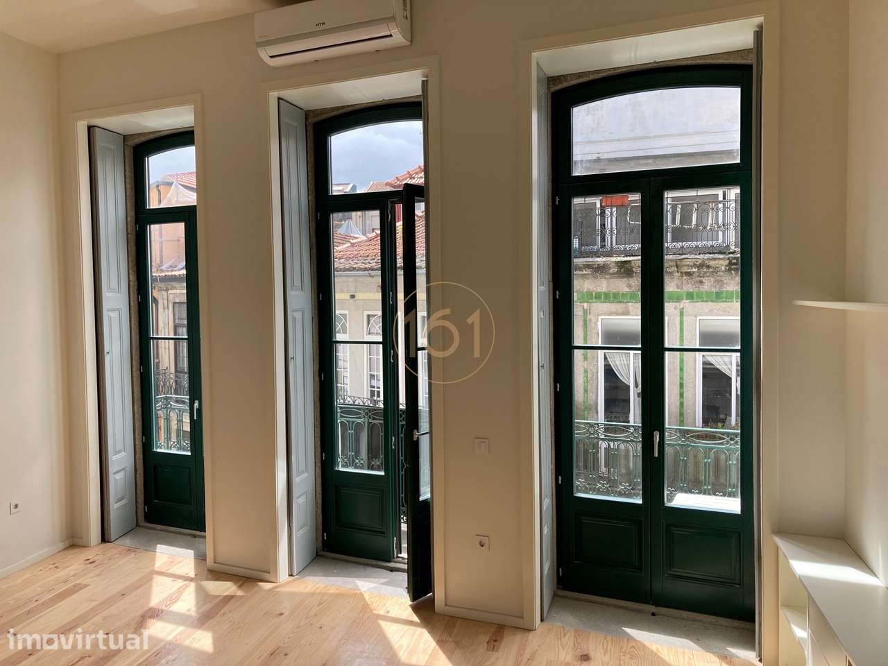 Apartamento T0 situado na baixa do Porto, na Rua de Sto Ildefonso, com - Grande imagem: 4/32