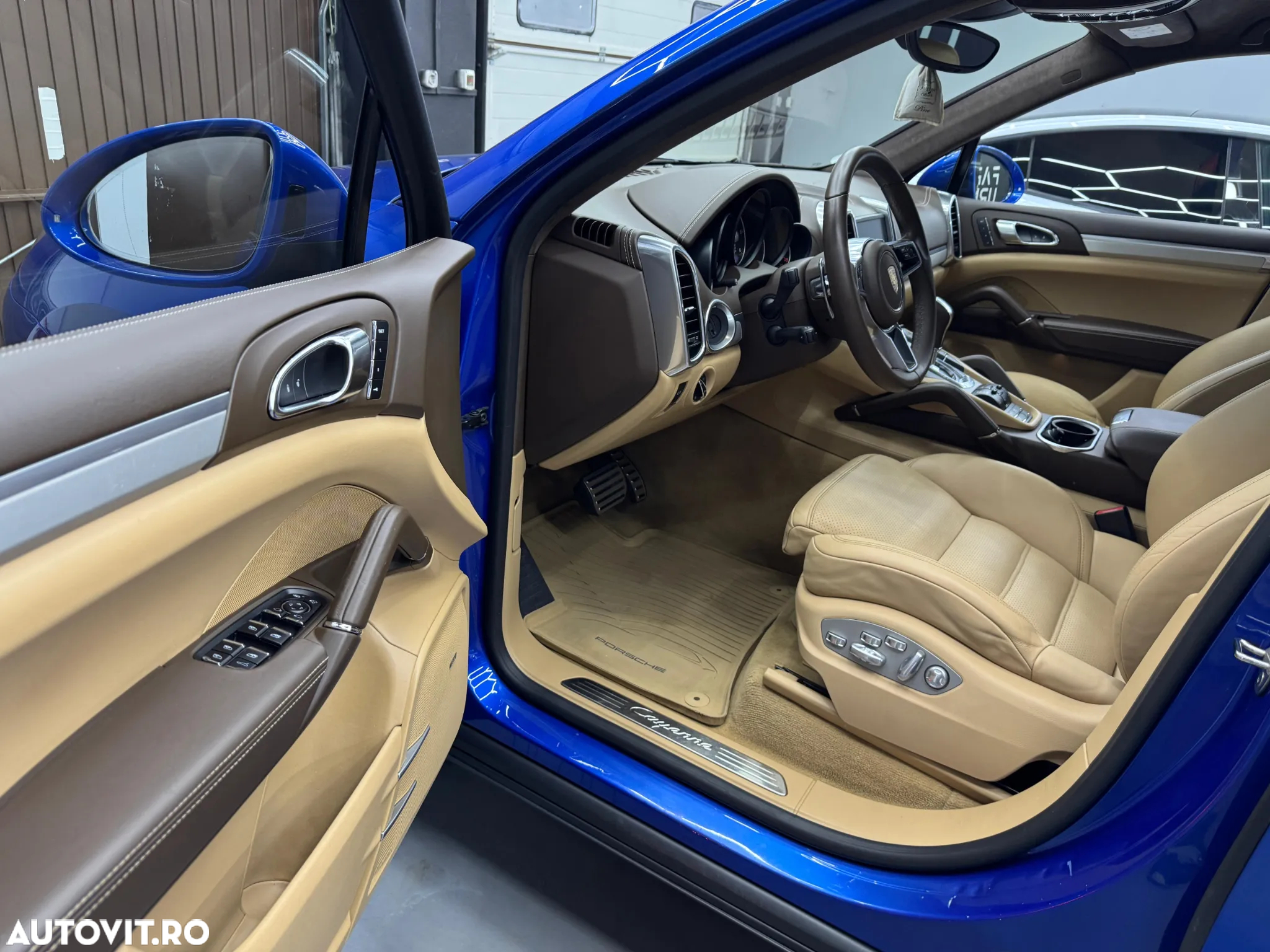Porsche Cayenne 3.0 L - 30