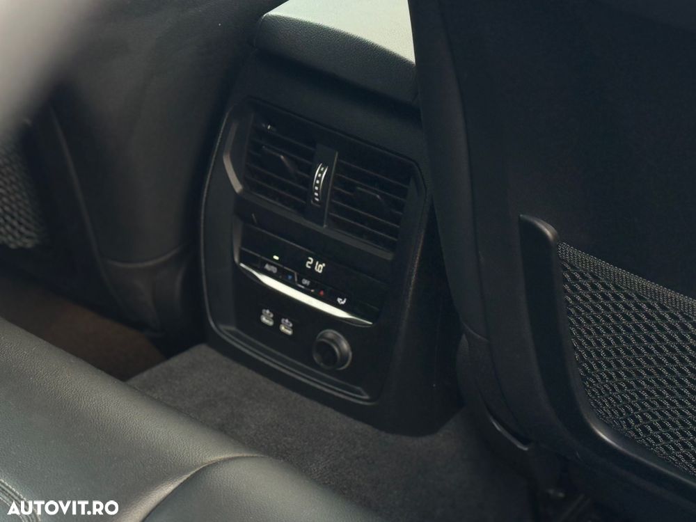 BMW Seria 3 330e Aut. Advantage - 13