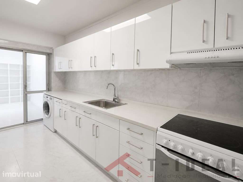 Apartamento T1 renovado em Vialonga - Grande imagem: 2/25