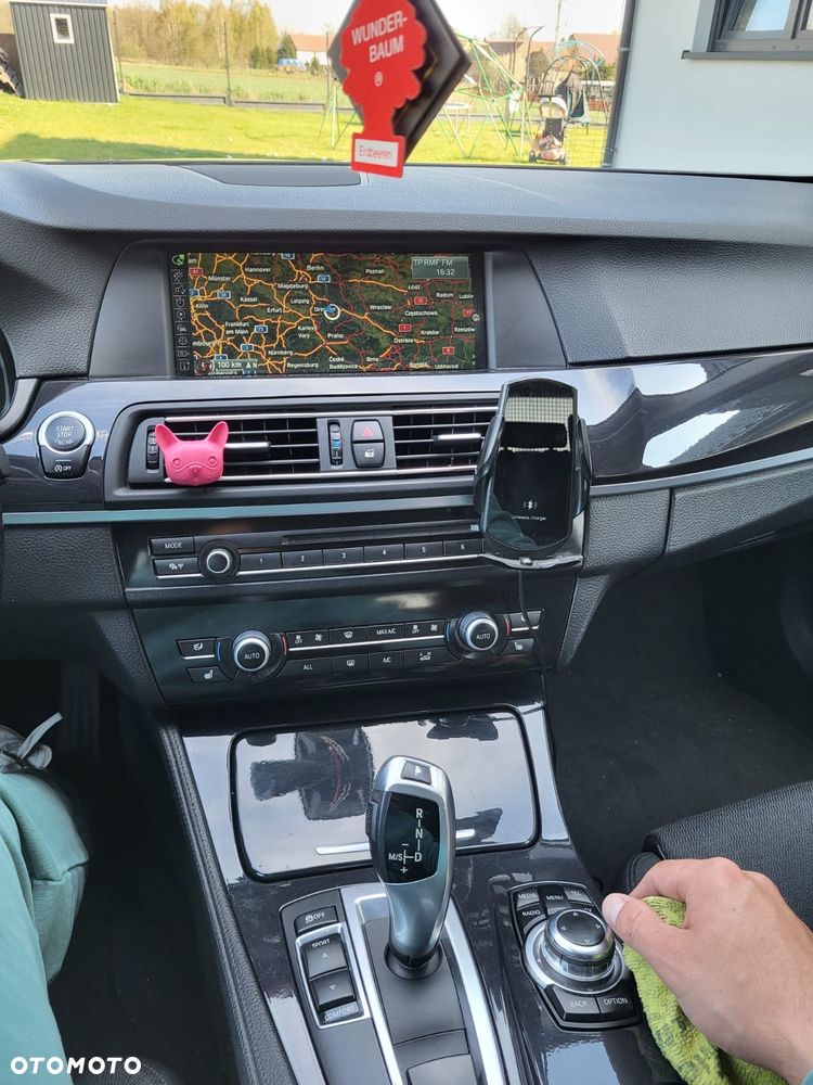 BMW Seria 5 525d - 11