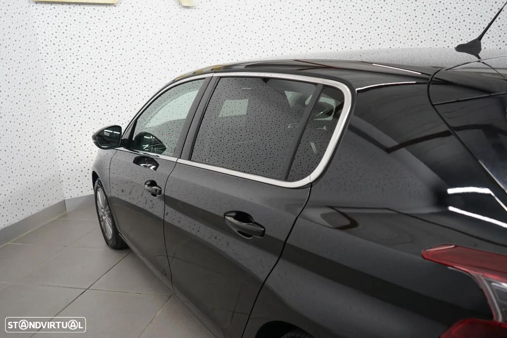 Peugeot 308 1.2 PureTech Allure Pack - 14