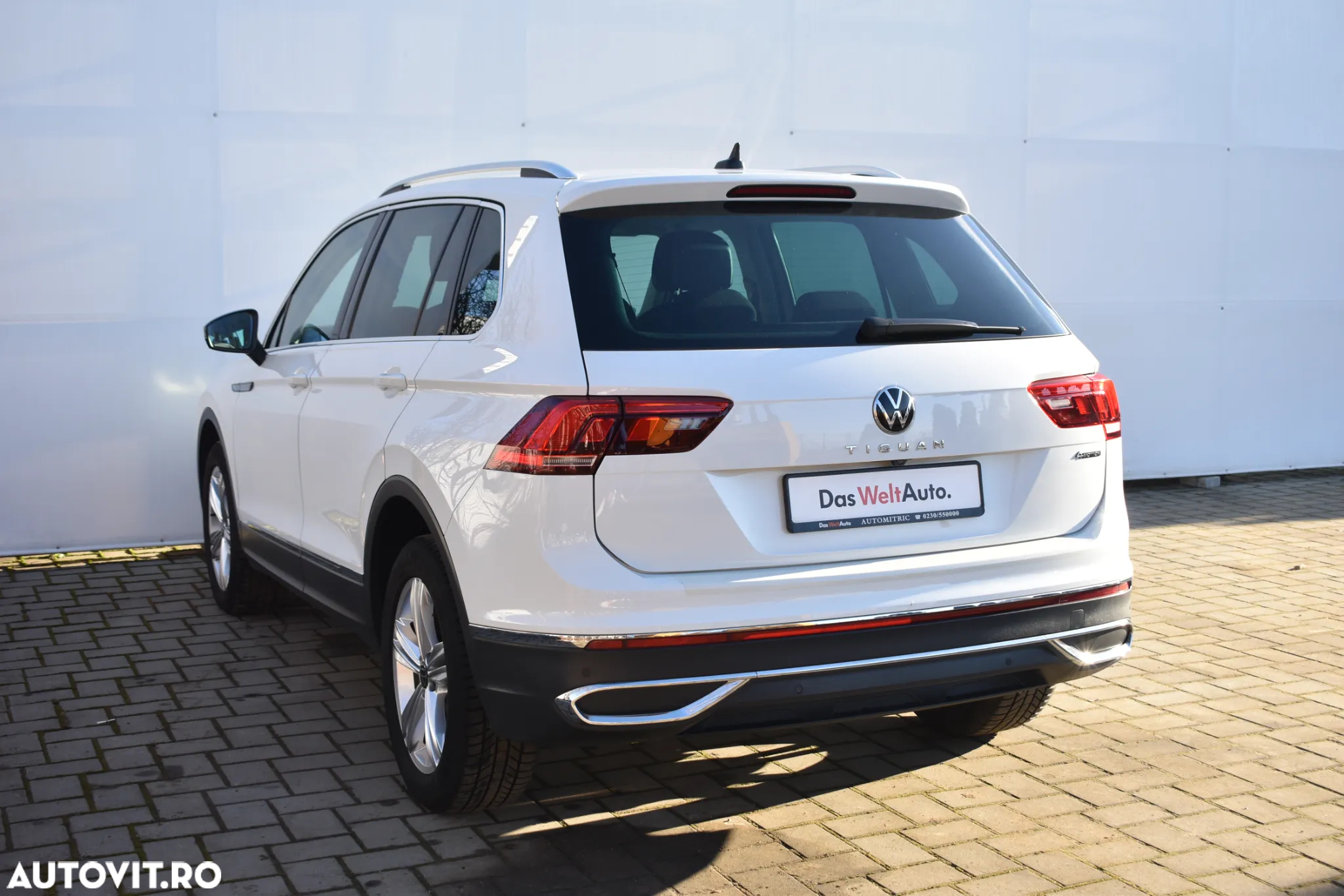 Volkswagen Tiguan 2.0 TDI SCR 4MOTION DSG Elegance - 14