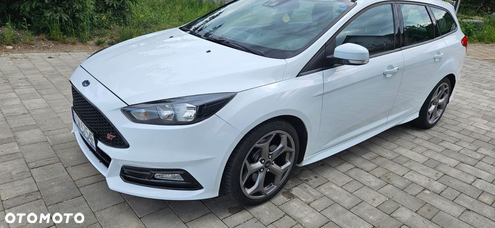 Ford Focus 2.0 EcoBoost ST mit Leder-Sport-Paket - 4