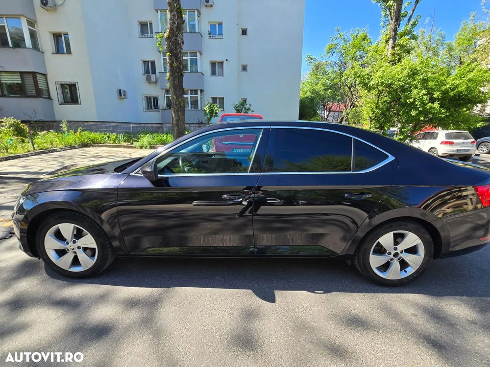 Skoda Superb 2.0 TDI Ambition - 6