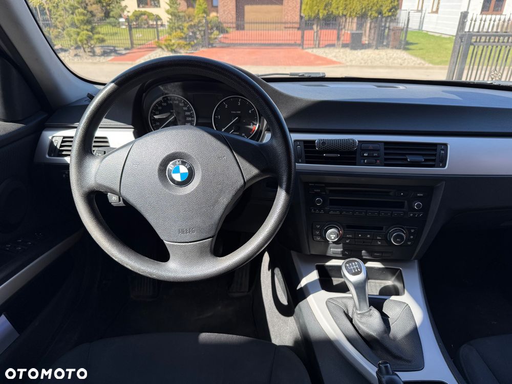 BMW Seria 3 316d - 10
