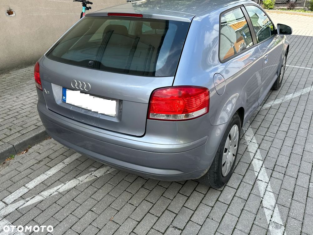 Audi A3 3-drzwiowe 2.0 FSI Attraction - 2