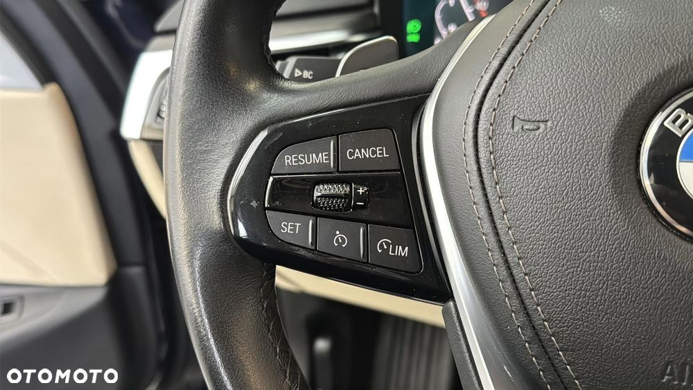 BMW Seria 5 520i mHEV sport - 26