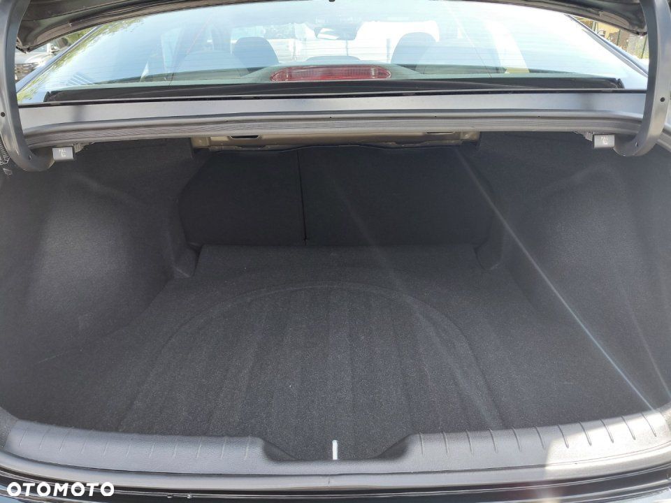 Hyundai Elantra - 34
