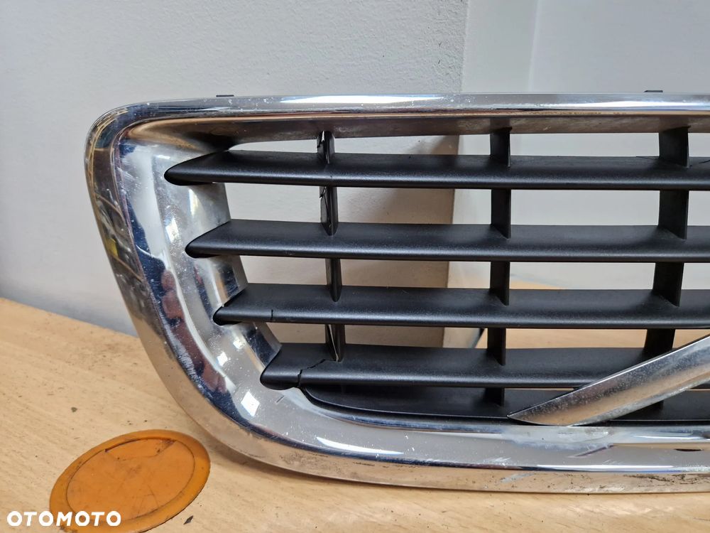VOLVO V50 LIFT ATRAPA GRILL 07-12 30744916 - 2