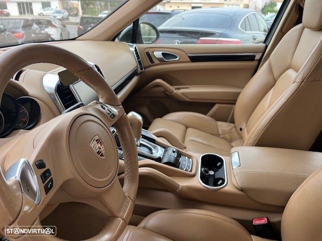 Porsche Cayenne - 10