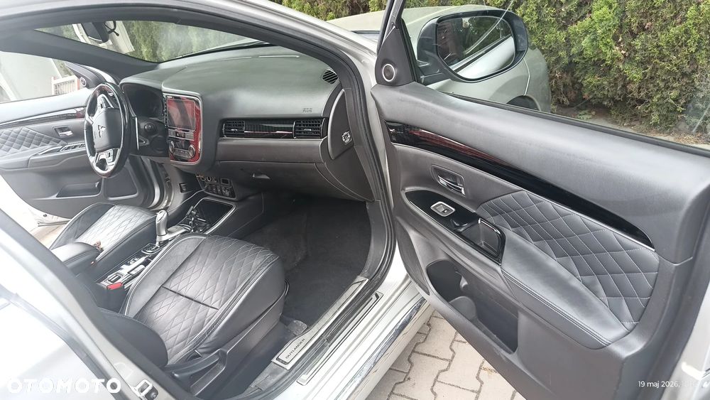 Mitsubishi Outlander - 21