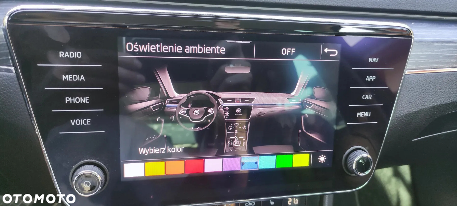 Skoda Superb 2.0 TDI SCR Style DSG - 25