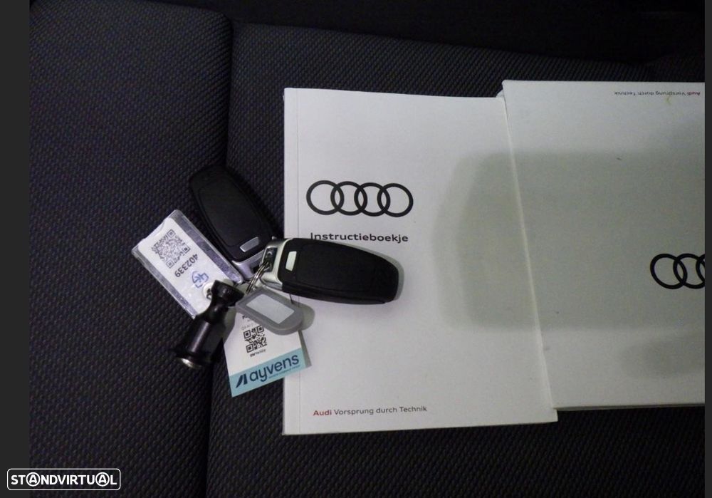Audi Q4 e-tron SUV - 10